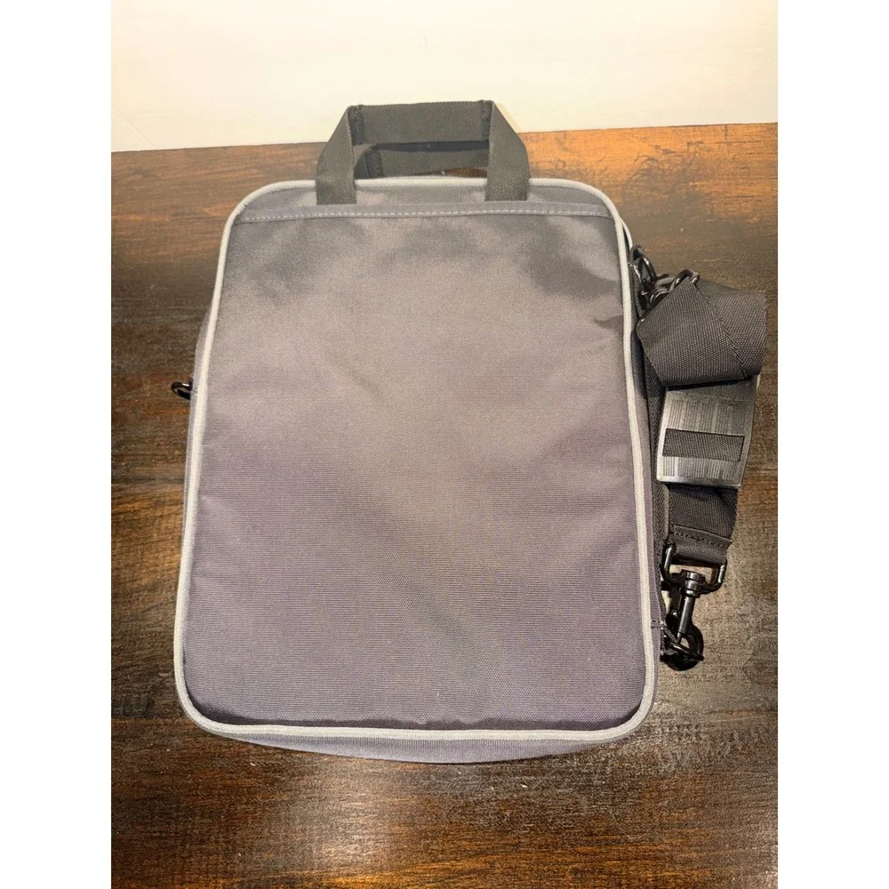 Targus Gray Convertible Slim Vertical Laptop Messenger Bag Case Dome Padded